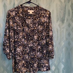 Christopher & Banks petite v neck 3/4 sleeve button up top, size PL